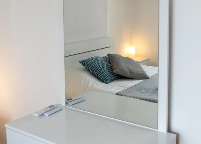 Tombs Of The Kings Two Bedroom Patio Daire *