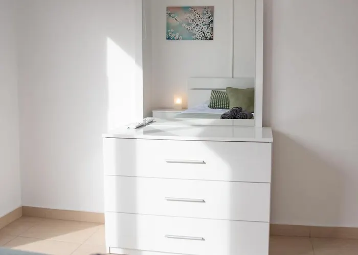 Tombs Of The Kings Two Bedroom Patio Daire Pafos