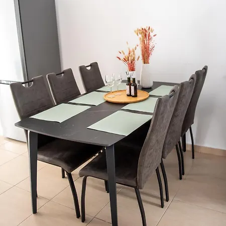 דירה Tombs Of The Kings Two Bedroom Patio