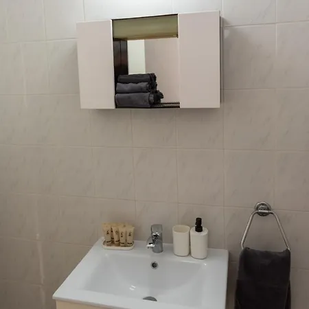 דירה Tombs Of The Kings Two Bedroom Patio *