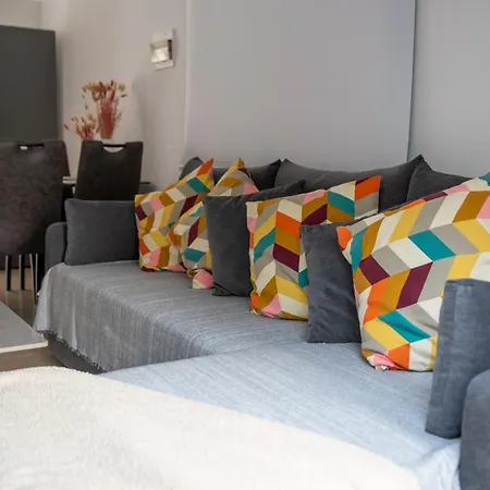 Tombs Of The Kings Two Bedroom Patio פאפוס