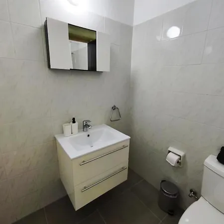 公寓 Tombs Of The Kings Two Bedroom Patio