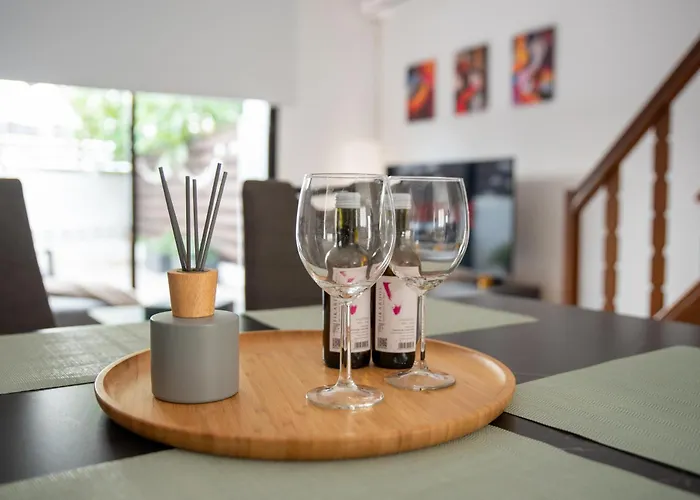 Tombs Of The Kings Two Bedroom Patio Lejlighed *