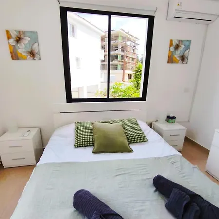 Tombs Of The Kings Two Bedroom Patio شقة *