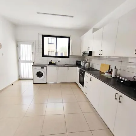 Tombs Of The Kings Two Bedroom Patio شقة بافوس