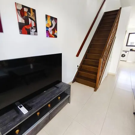 شقة Tombs Of The Kings Two Bedroom Patio