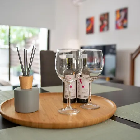 Tombs Of The Kings Two Bedroom Patio شقة *