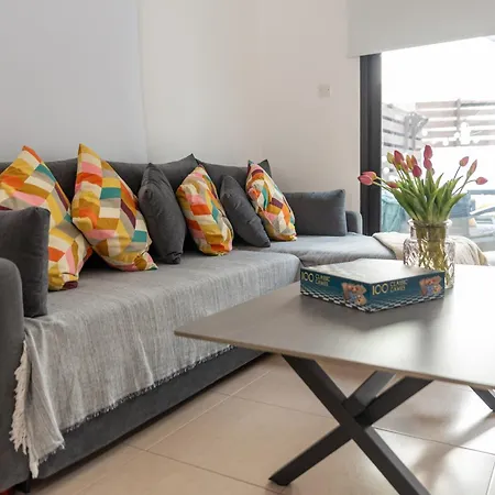 شقة Tombs Of The Kings Two Bedroom Patio